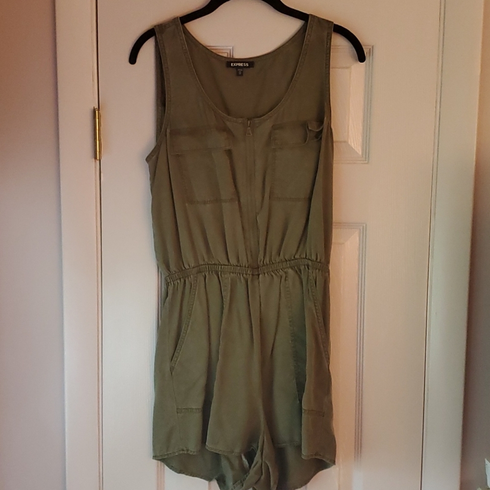 Size M Express Romper